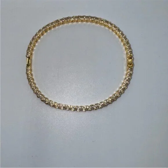 18k Tennis Bangle - Picture 7 of 10